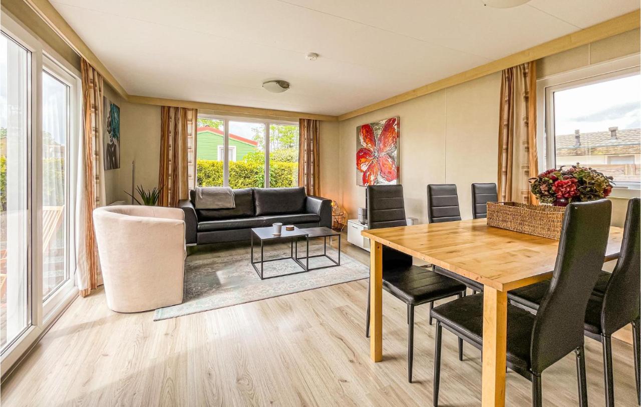 3 Bedroom Stunning Stacaravan In Tzummarum Εξωτερικό φωτογραφία