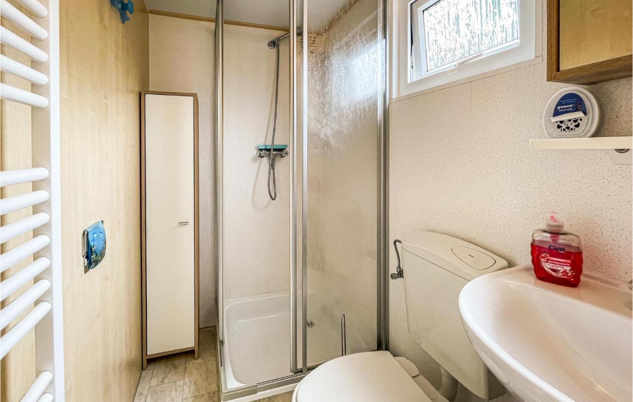 3 Bedroom Stunning Stacaravan In Tzummarum Εξωτερικό φωτογραφία